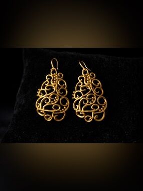 VINTAGE Renaissance Style Versatile 2 in 1 Dangle Earrings on Hooks and Clips